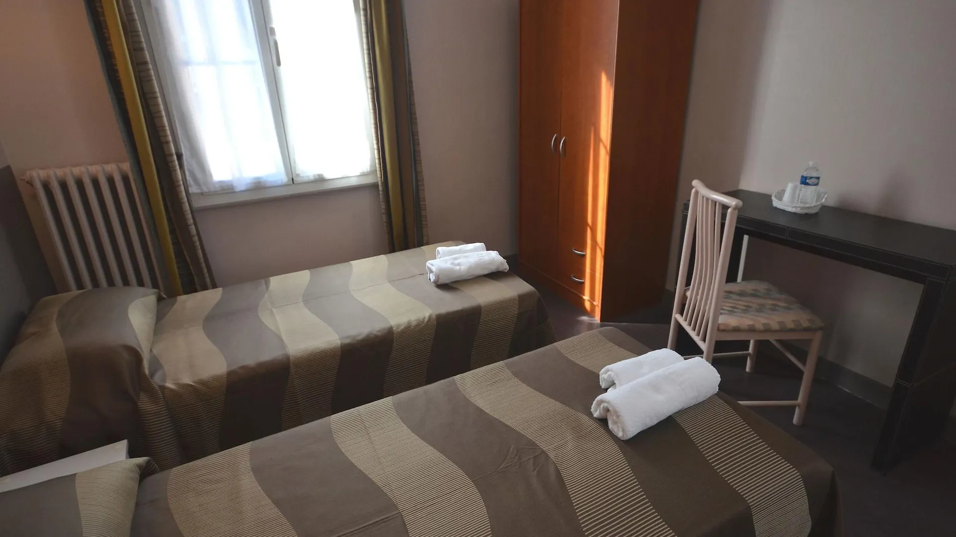 Hotel Restaurant La Regence Lourdes 2*,